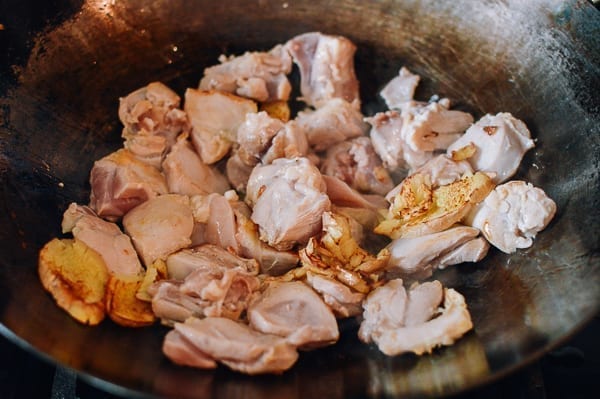Searing chicken with ginger in a wok, jcghk.dfhdjkvfj.cf