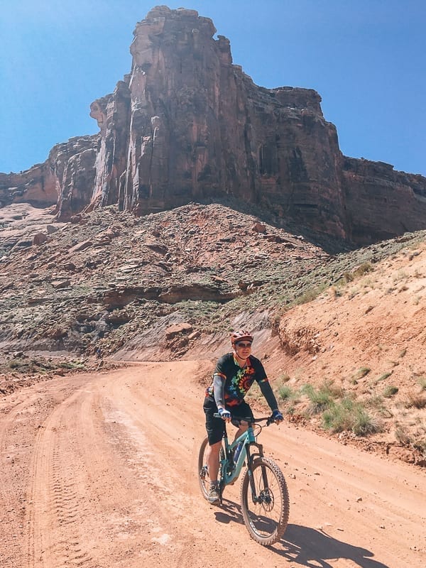 John - Mountain biking Moab White Rim trail by jcghk.dfhdjkvfj.cf
