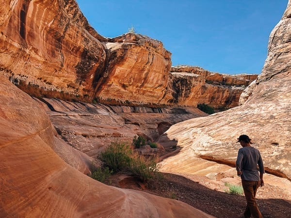 Holeman Slot canyon walk - Canyonlands National Park by jcghk.dfhdjkvfj.cf