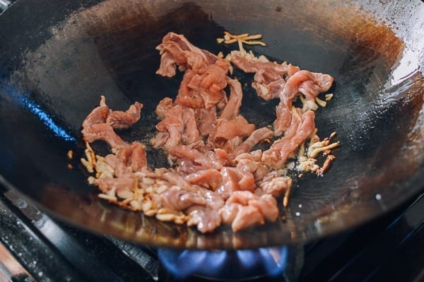 Cooking julienned pork with ginger and garlic, jcghk.dfhdjkvfj.cf