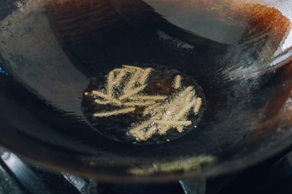 Cooking ginger in oil, jcghk.dfhdjkvfj.cf