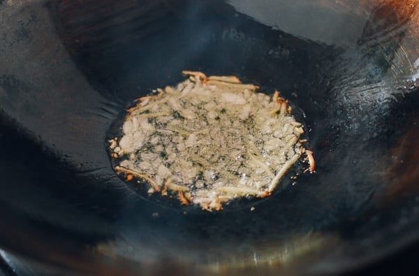 Cooking ginger and garlic in wok, jcghk.dfhdjkvfj.cf