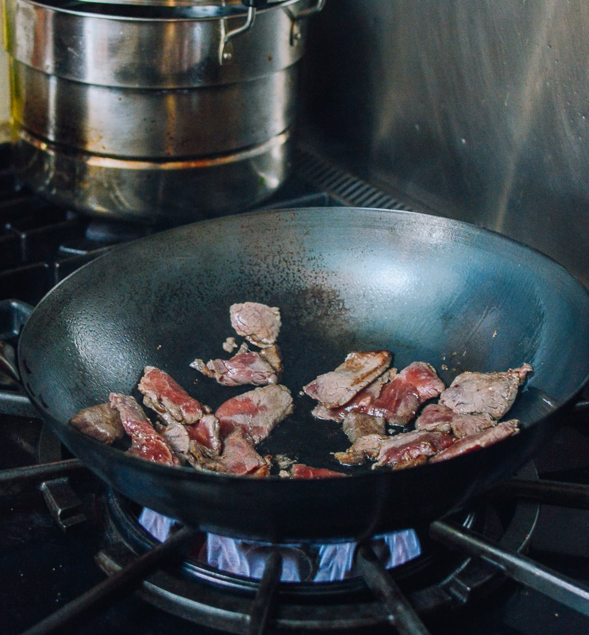 Searing beef in wok, jcghk.dfhdjkvfj.cf