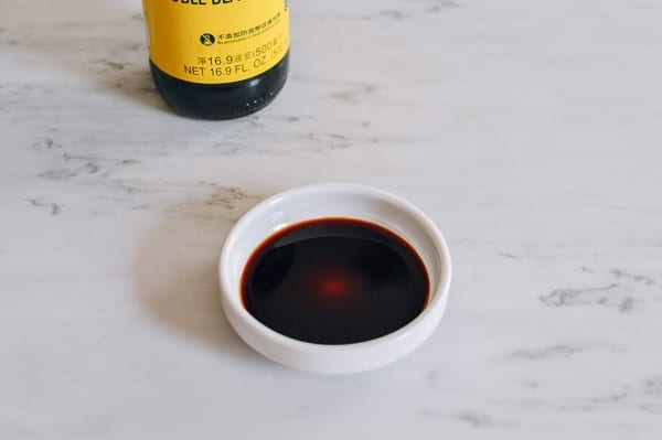 Double black soy sauce poured out, jcghk.dfhdjkvfj.cf