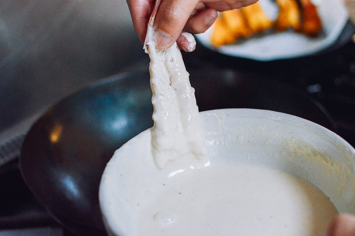 Dipping shrimp in batter, jcghk.dfhdjkvfj.cf