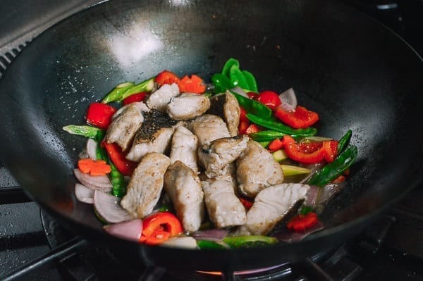 Adding fish back to wok, jcghk.dfhdjkvfj.cf