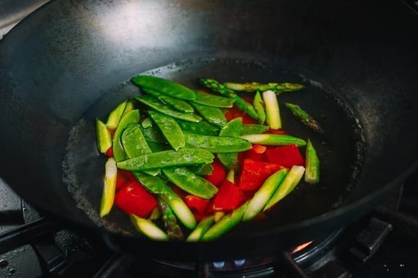 Blanching vegetables in wok, jcghk.dfhdjkvfj.cf