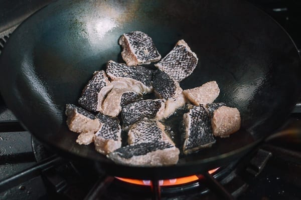 Searing fish in wok, jcghk.dfhdjkvfj.cf