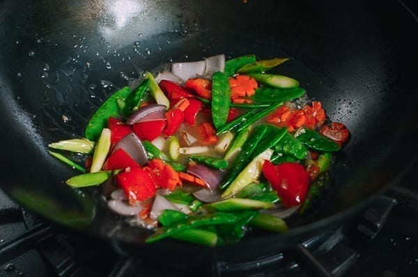 Adding sauce mixture, jcghk.dfhdjkvfj.cf