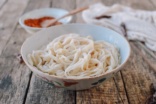 Cooked handmade Chinese noodles in bowl, jcghk.dfhdjkvfj.cf
