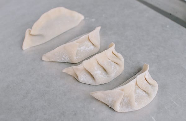 Four different Chinese dumpling folds, jcghk.dfhdjkvfj.cf