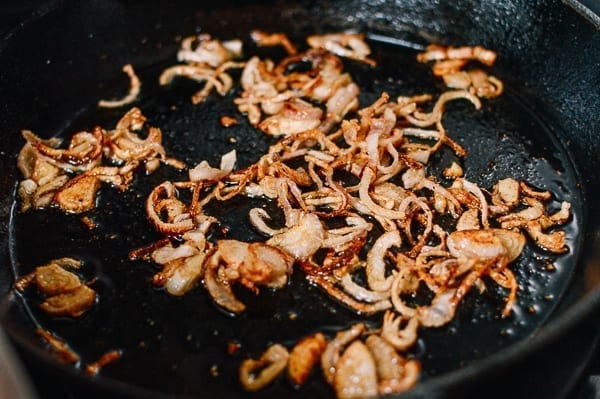 Frying shallots, jcghk.dfhdjkvfj.cf