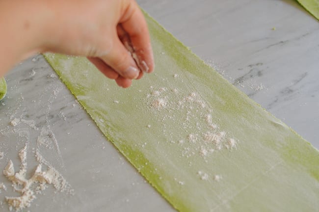 Flouring sheets of noodle dough, jcghk.dfhdjkvfj.cf