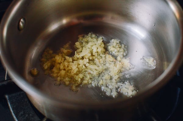 Ginger cooking in oil, jcghk.dfhdjkvfj.cf