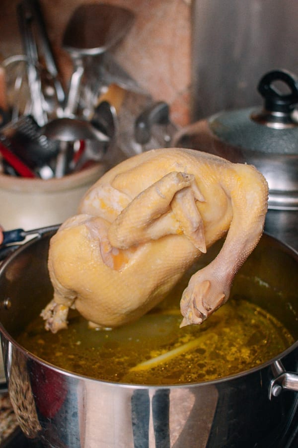 Lifting chicken out of pot, jcghk.dfhdjkvfj.cf