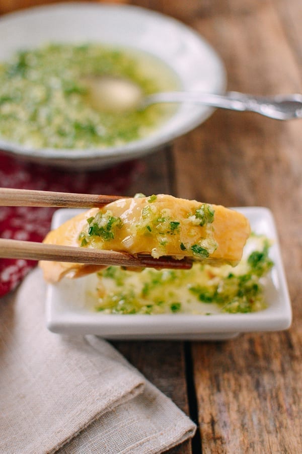 Chinese Poached Chicken dipped in ginger scallion sauce, jcghk.dfhdjkvfj.cf