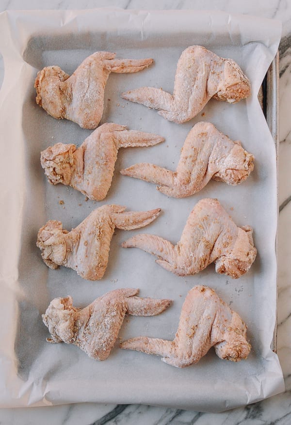 Wings laid out on parchment paper, jcghk.dfhdjkvfj.cf