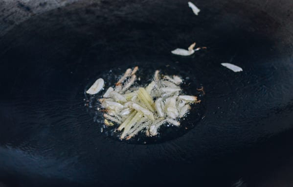 Cooking ginger and garlic in wok, jcghk.dfhdjkvfj.cf