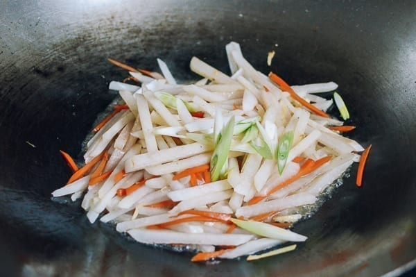 Daikon Stir-fry in wok, jcghk.dfhdjkvfj.cf