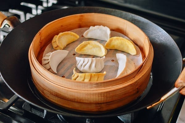 Water level in wok with bamboo steamer, jcghk.dfhdjkvfj.cf