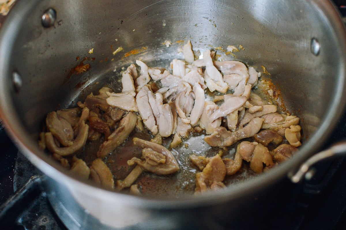 Browning chicken in pot, jcghk.dfhdjkvfj.cf
