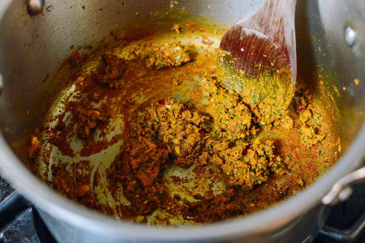 Frying curry paste until fragrant, jcghk.dfhdjkvfj.cf