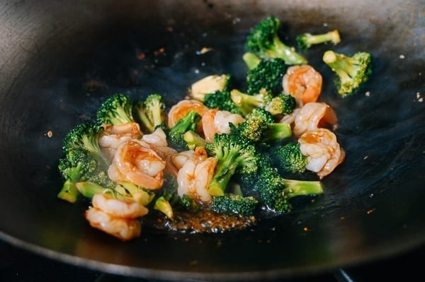 Shrimp and Broccoli in wok, jcghk.dfhdjkvfj.cf