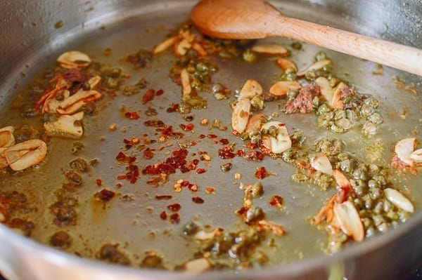 Chili flakes, garlic, and capers, jcghk.dfhdjkvfj.cf