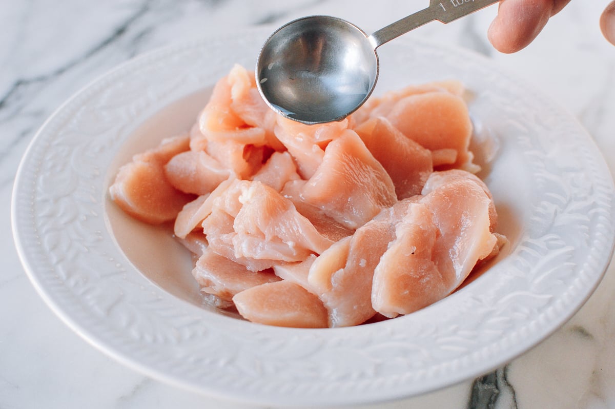 Adding water to sliced chicken, jcghk.dfhdjkvfj.cf