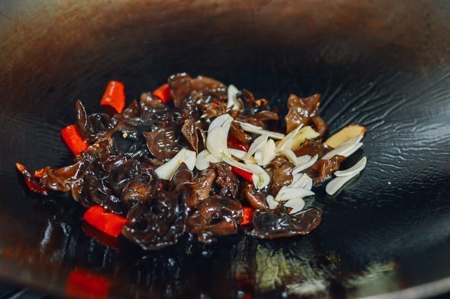 Adding garlic, jcghk.dfhdjkvfj.cf