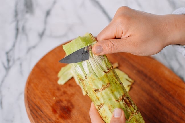 Peeling celtuce, jcghk.dfhdjkvfj.cf