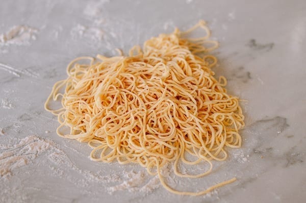 Thin noodles tossed in flour, jcghk.dfhdjkvfj.cf
