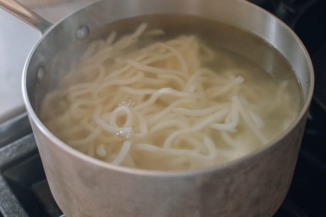 Boiling udon noodles, jcghk.dfhdjkvfj.cf