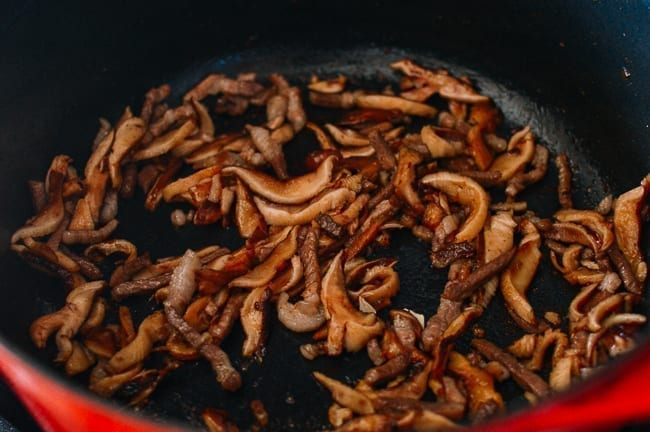 Caramelizing mushrooms with pork and mirin, jcghk.dfhdjkvfj.cf