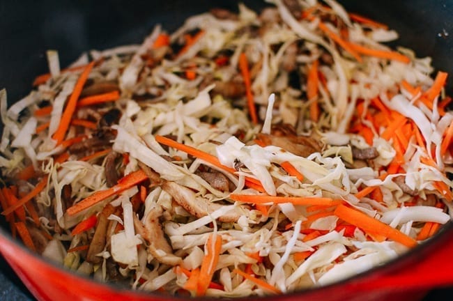 Adding vegetables to yaki udon mixture, jcghk.dfhdjkvfj.cf