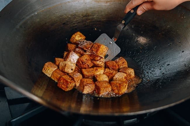 Stirring tofu in sauce, jcghk.dfhdjkvfj.cf