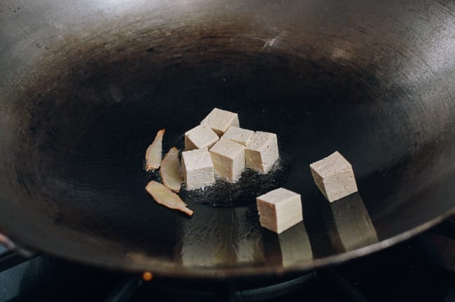 Browning tofu in wok, jcghk.dfhdjkvfj.cf