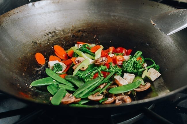 Stir-frying blanched mixed vegetables, jcghk.dfhdjkvfj.cf