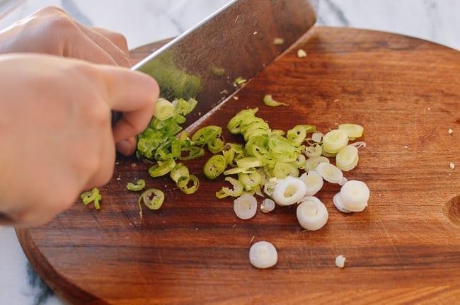 Slicing Scallions into rounds, jcghk.dfhdjkvfj.cf