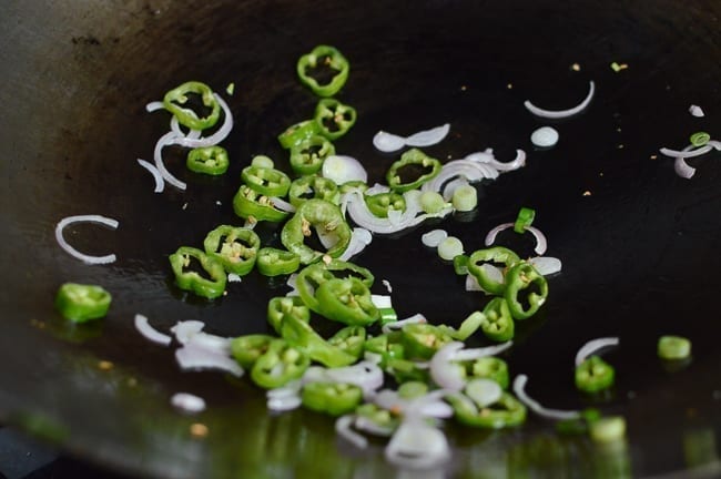 Peppers and shallots in woks, jcghk.dfhdjkvfj.cf