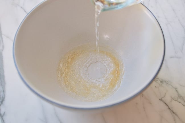 Making a brine in a mixing bowl, jcghk.dfhdjkvfj.cf
