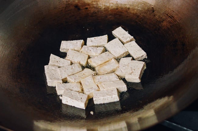 Browning tofu in wok, jcghk.dfhdjkvfj.cf