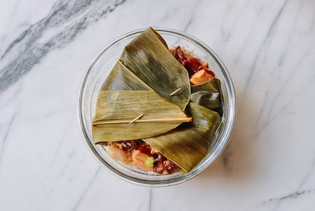 Covering sticky rice with bamboo leaves, jcghk.dfhdjkvfj.cf