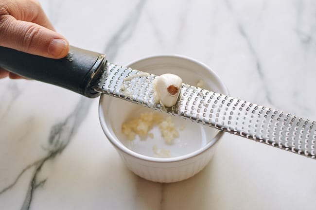Grating garlic, jcghk.dfhdjkvfj.cf