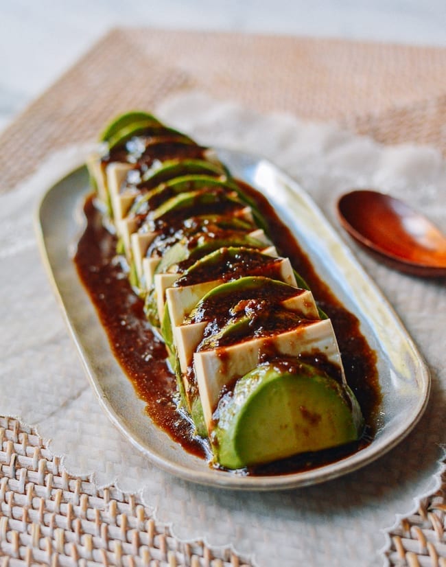 Tofu and avocado with dressing on top, jcghk.dfhdjkvfj.cf