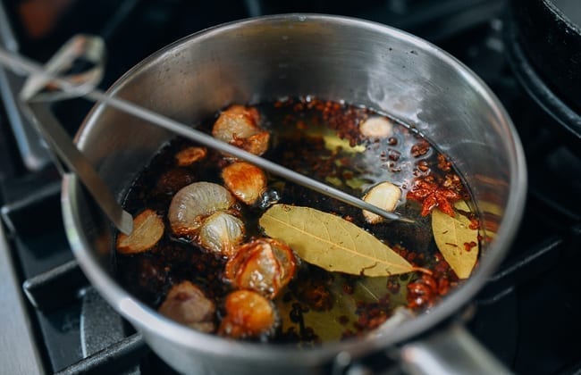 Infusing oil to make Chinese chili oil, jcghk.dfhdjkvfj.cf