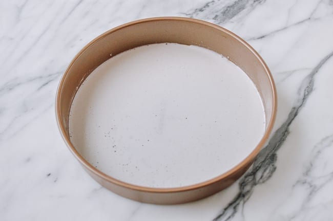 Thin layer of batter in cake pan, jcghk.dfhdjkvfj.cf
