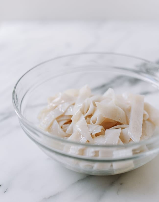 How to Make Liangpi (& Kaofu/Wheat Gluten)