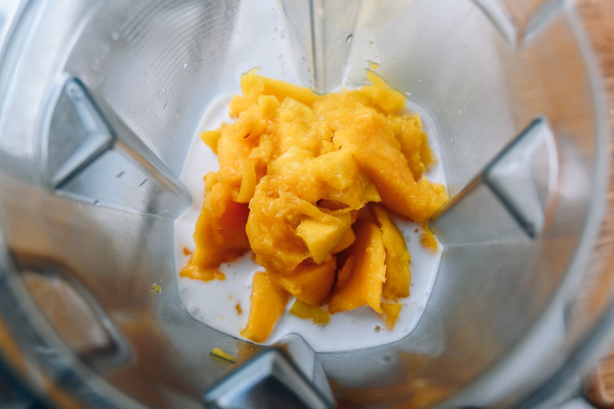 Blender with mango, condensed milk, coconut milk, jcghk.dfhdjkvfj.cf