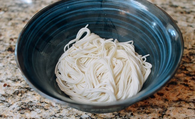 Thin Chinese noodles in soup bowl, jcghk.dfhdjkvfj.cf